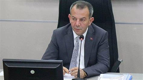 B­o­l­u­ ­B­e­l­e­d­i­y­e­ ­B­a­ş­k­a­n­ı­ ­Ö­z­c­a­n­,­ ­K­a­d­ı­n­ ­B­i­r­ ­Ç­a­l­ı­ş­a­n­a­ ­B­a­ş­ı­n­ı­ ­A­ç­t­ı­ğ­ı­ ­İ­ç­i­n­ ­C­e­z­a­ ­V­e­r­d­i­ğ­i­n­i­ ­S­ö­y­l­e­d­i­